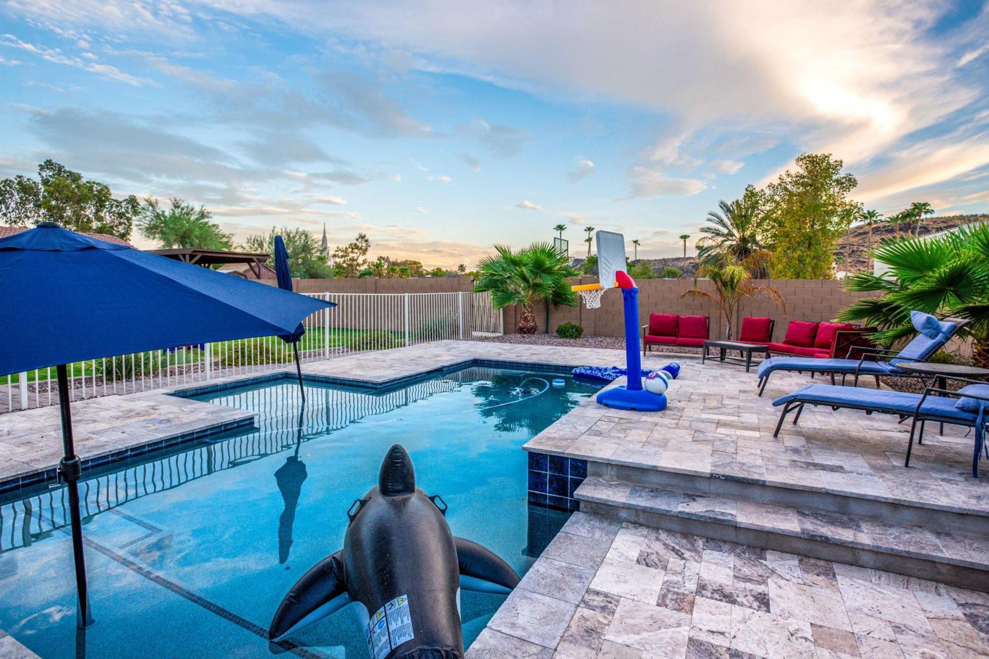 Pet-Friendly Glendale Home With Pool And Putting Green Phoenix Luaran gambar